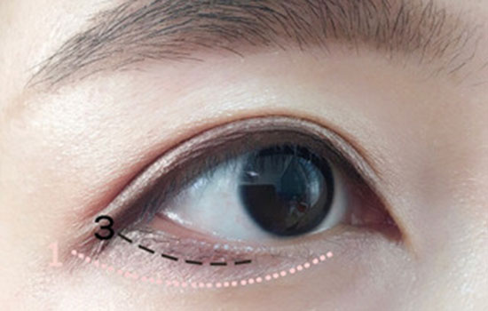 完美日记秋叶眼影教程 秋天最适合这种眼妆