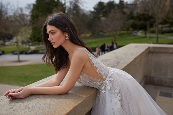 Julie Vino 2025婚纱礼服系列大片 品牌婚纱摄影组图欣赏