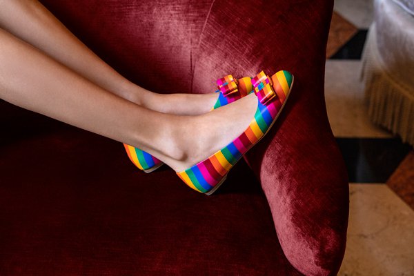 菲拉格慕(Ferragamo) 全新圣诞季:绮丽彩虹 缤纷假日