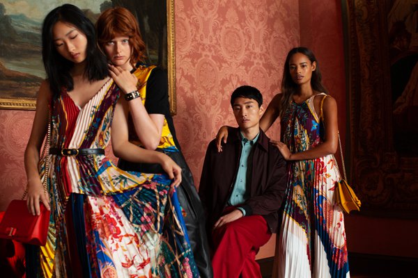 菲拉格慕(Ferragamo) 全新圣诞季:绮丽彩虹 缤纷假日