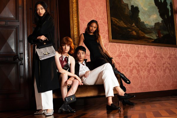 菲拉格慕(Ferragamo) 全新圣诞季:绮丽彩虹 缤纷假日