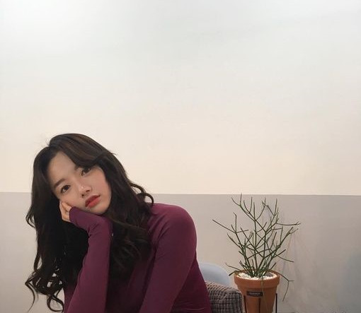 2025中长发卷发发型图片女 2025中长卷发发型