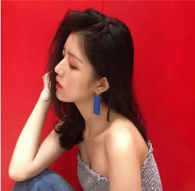 女生黑发适合什么发型
