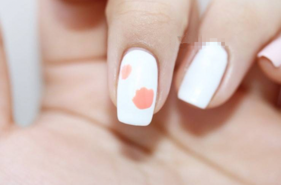 玫瑰美甲画法步骤图片 手绘玫瑰美甲图片