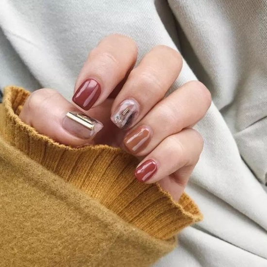 女生秋冬做什么美甲好看 2025秋冬流行美甲图片