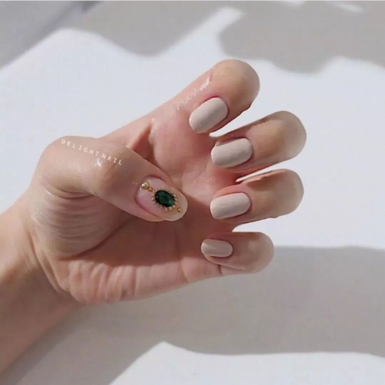 女生秋冬做什么美甲好看 2025秋冬流行美甲图片