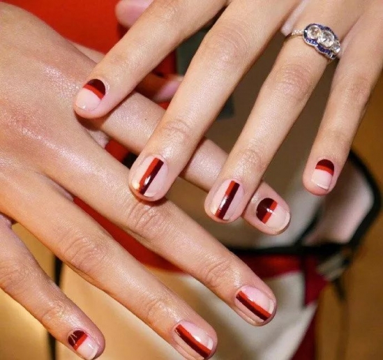 女生秋冬做什么美甲好看 2025秋冬流行美甲图片