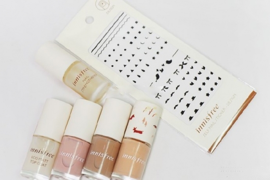 莫兰迪色丝绒美甲教程  莫兰迪色丝绒美甲怎么做