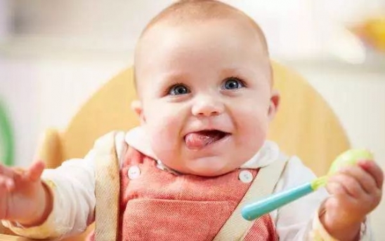 宝宝几个月可以开荤啊