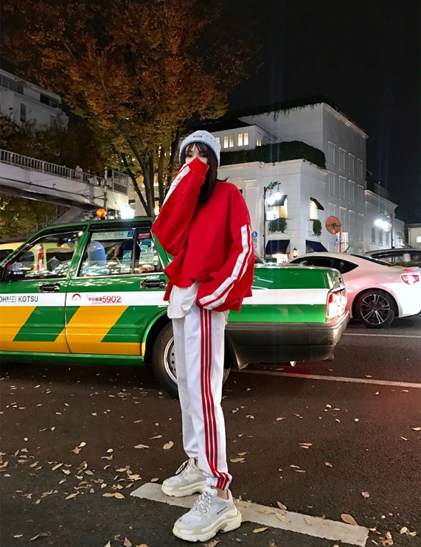 红色卫衣适合什么人穿 红色卫衣显黑吗