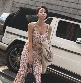 背带连衣裙怎么搭配 背带连衣裙如何搭配