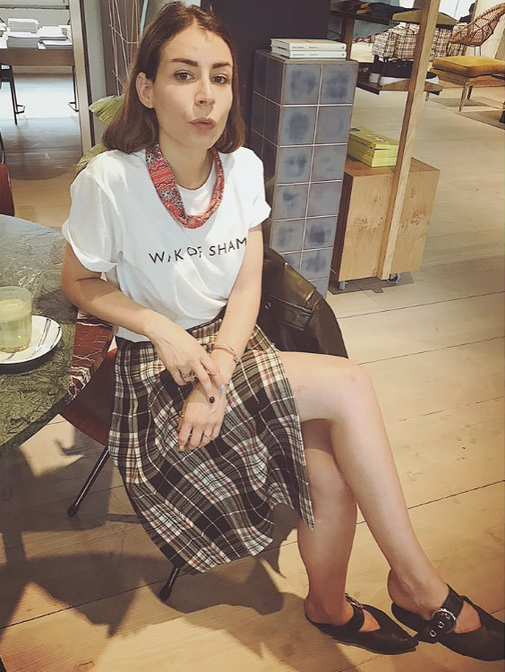 开叉裙怎么穿 开叉裙怎么搭配