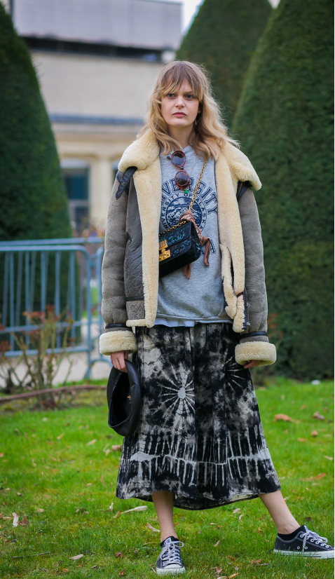 长裙配运动鞋图片大全 冬季长裙配运动鞋