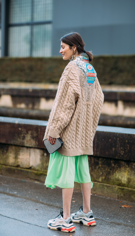 长裙配运动鞋图片大全 冬季长裙配运动鞋