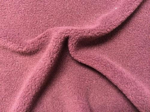 摇粒绒跟抓绒衣的区别 摇粒绒和抓绒衣哪个好