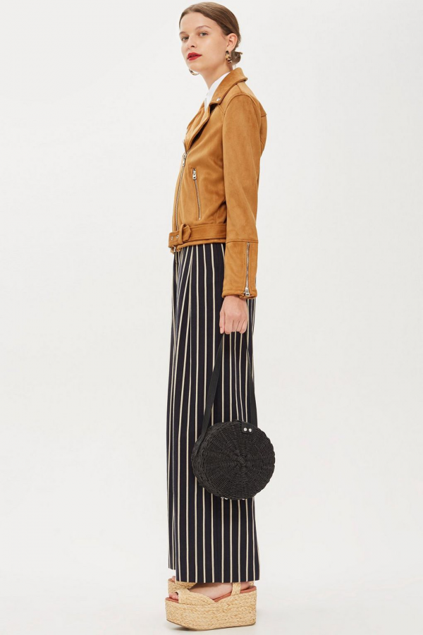 浅色衬衣搭配什么裤子 浅色牛仔衬衣配什么裤子