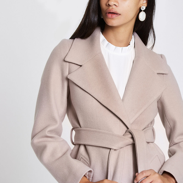 浅色毛衣怎么搭配外套 浅色毛衣怎么搭配图片