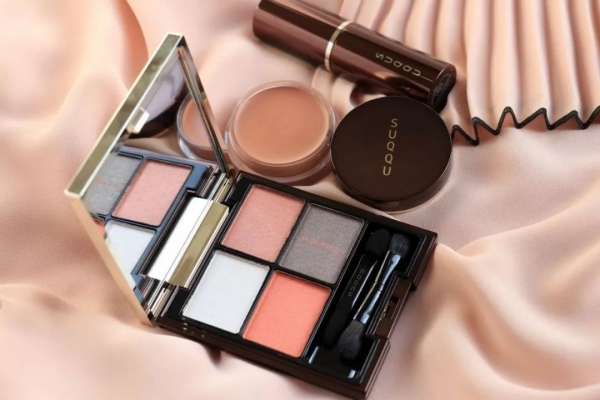 珊瑚色口红 2025流行什么颜色