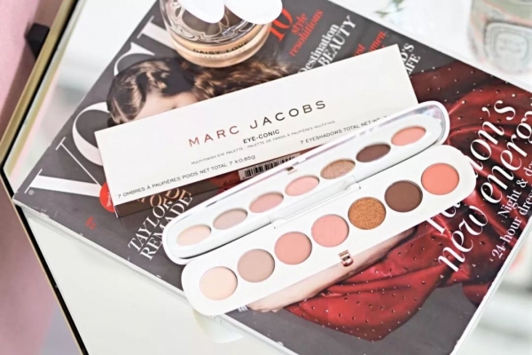 珊瑚色口红 2025流行什么颜色