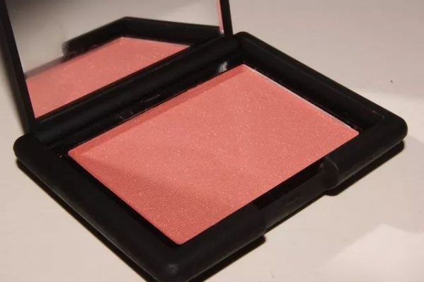 珊瑚色口红 2025流行什么颜色