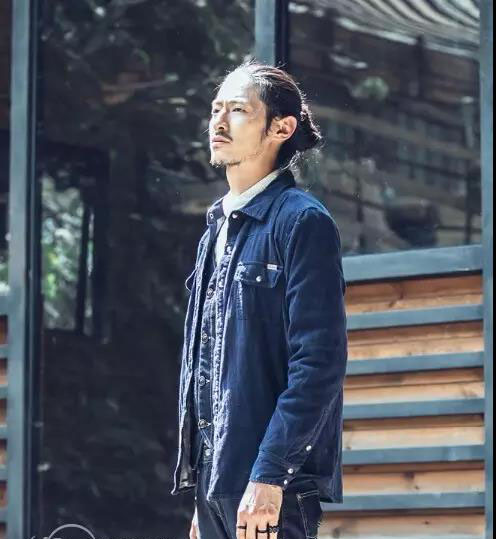 灯芯绒男衬衫 棕色灯芯绒男衬衫