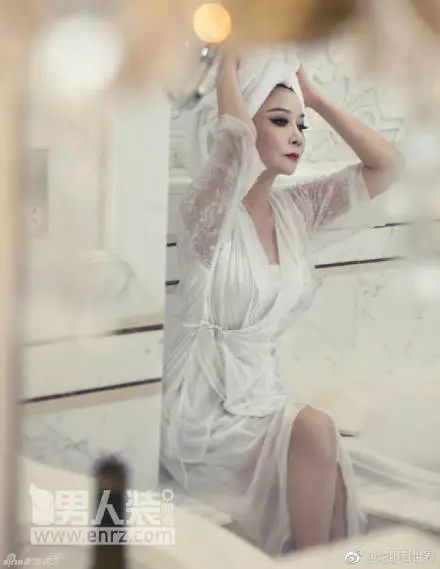 服不服,这些爷爷奶奶级的时尚icon才是穿搭灵感缪斯