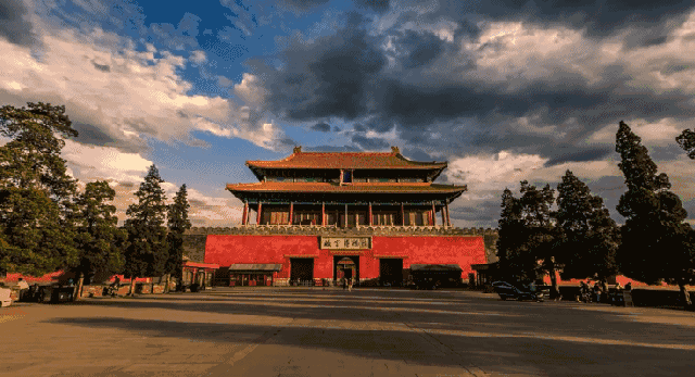 “两面派”的故宫和美上天的中国风,我似乎秒懂了Gucci那极繁华丽背后的“伎俩”