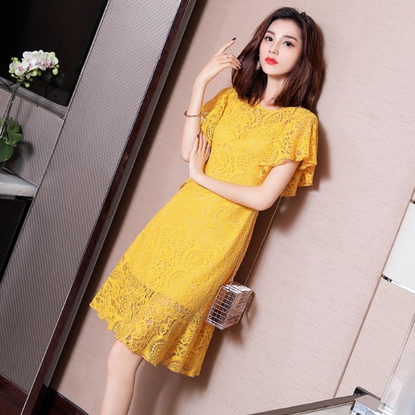 穿连衣裙的季节,就不要朝三暮四了