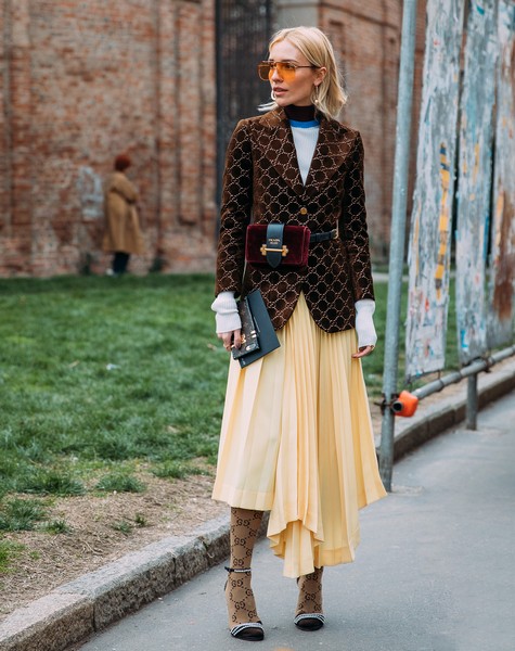 活力春夏季,趣味百褶为造型解腻