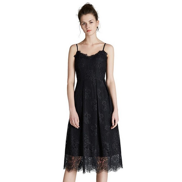 清凉曼妙,吊带连衣裙性感飞扬