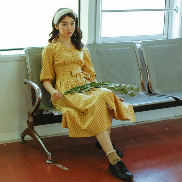 穿连衣裙的季节,就不要朝三暮四了