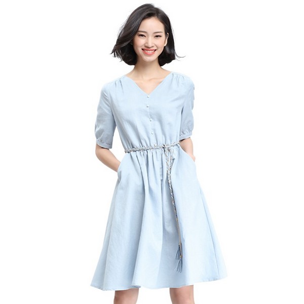 软妹风,浅蓝色连衣裙柔化女汉心