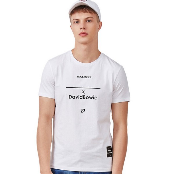 有腔调,字母T恤洋溢叛逆不羁范