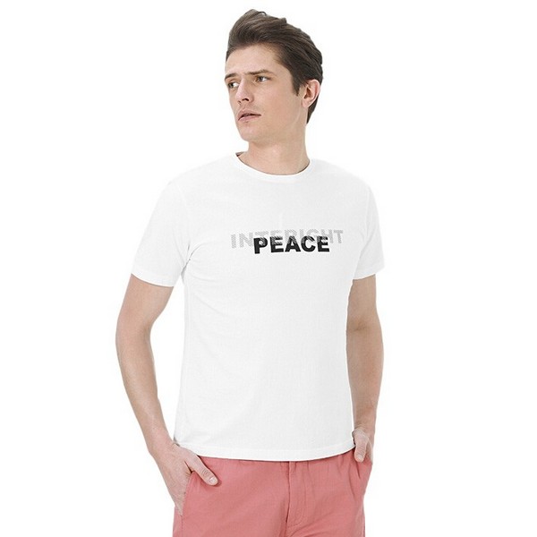 有腔调,字母T恤洋溢叛逆不羁范