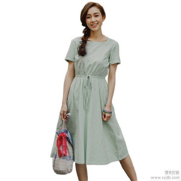 冰爽解暑,浅绿色连衣裙回归清新自然