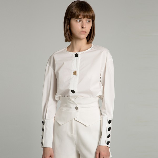 确认过眼神,设计感白衬衫最迷人