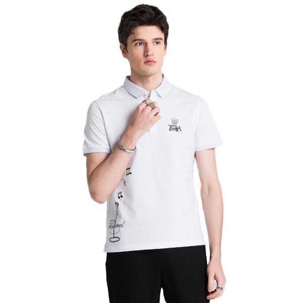 活力不掉队,浅色POLO衫谱写青春