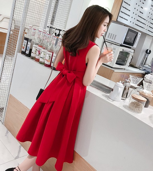 活力春夏季,趣味百褶为造型解腻