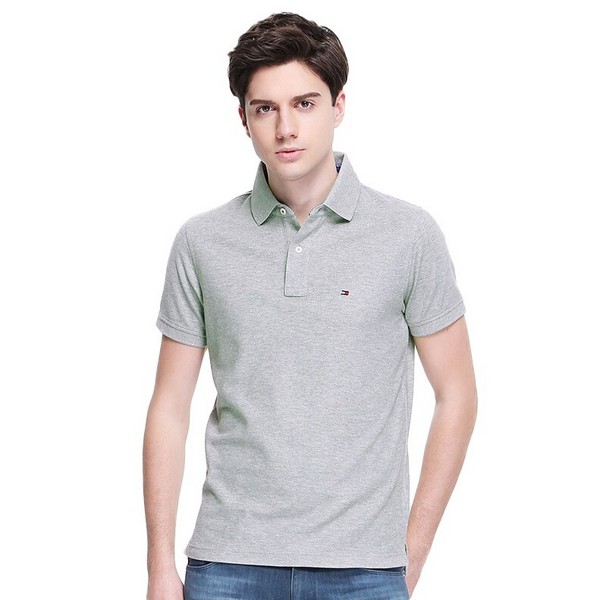 活力不掉队,浅色POLO衫谱写青春