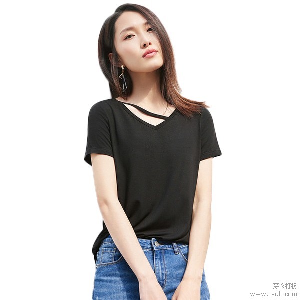 酷女孩专属,黑色T恤个性不甜腻