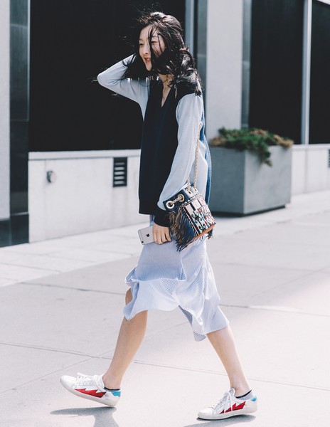 时髦又百变,衬衫裙凹造型从不敷衍 时髦又百变,衬衫裙凹造型从不敷衍