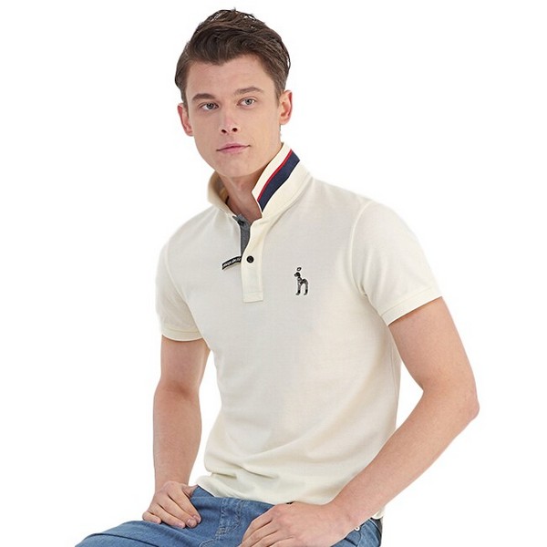 活力不掉队,浅色POLO衫谱写青春