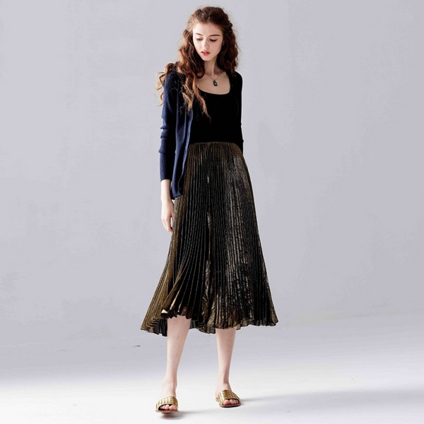 活力春夏季,趣味百褶为造型解腻