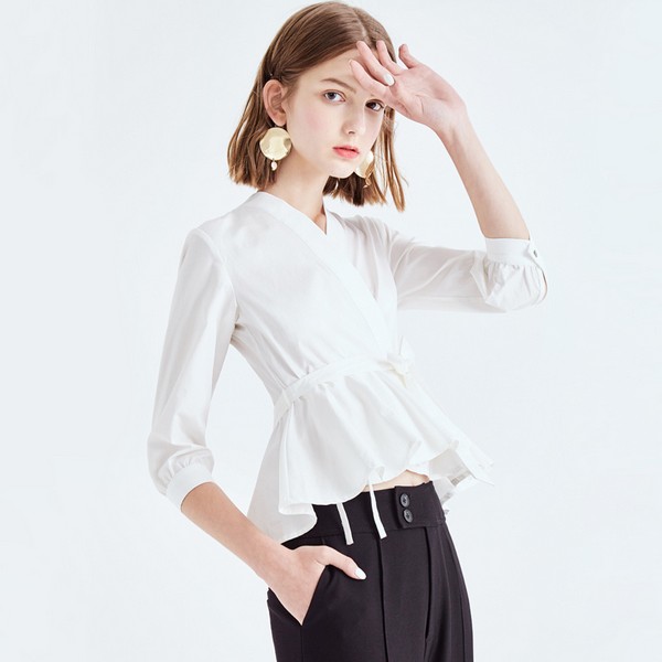 确认过眼神,设计感白衬衫最迷人