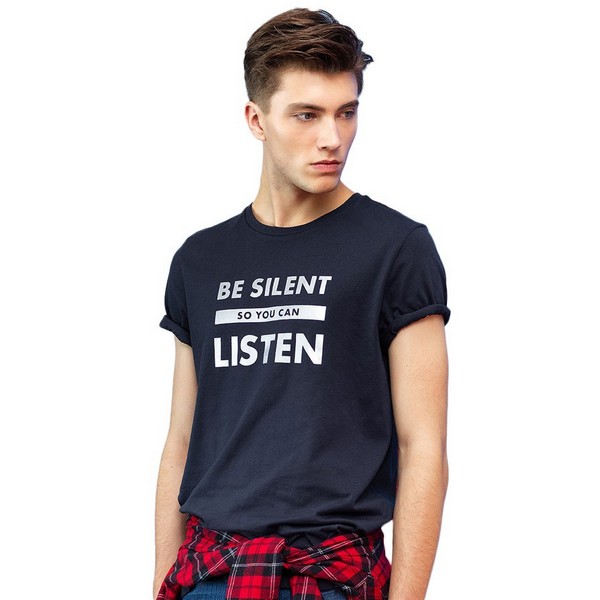 有腔调,字母T恤洋溢叛逆不羁范