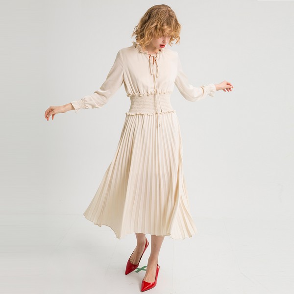 活力春夏季,趣味百褶为造型解腻