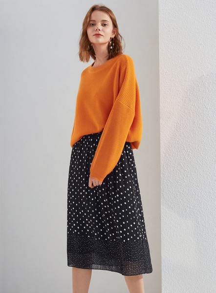 活力春夏季,趣味百褶为造型解腻