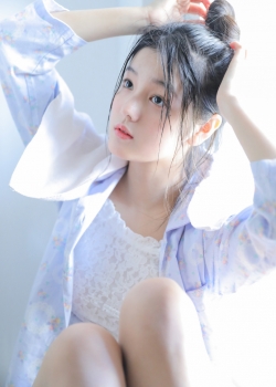 俏皮美腿美女性感诱人写真图片