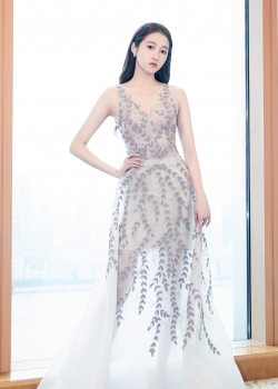 关晓彤仙气甜美手机壁纸