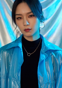 周笔畅靓丽写真手机壁纸